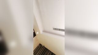 苗窕贫乳骚货和男友激情啪啪