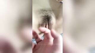 苗窕骚妹子让男友假屌玩弄操逼