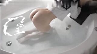 诱人小萝莉要跟你一块洗澡