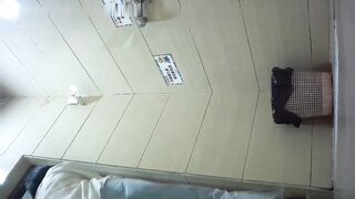 进入厕所尿尿合集