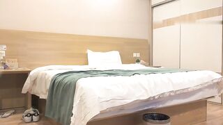男爵精品漂亮性感小妹大白奶亲爱的包夜我好不好