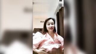 真实勾引男技师骚语色诱男技师反被技师大屌狠狠虐待