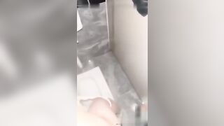 真实勾搭两美女大学生公厕双飞刺激淫荡