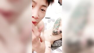苗窕美乳纹身妹子和男友激情啪啪