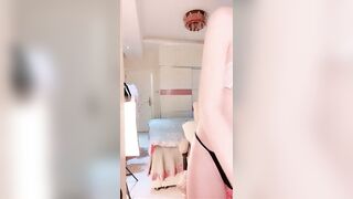正宗网红脸花花女神妩媚妖娆全裸热舞自慰