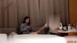 3K约炮大圈外围学生妹温柔乖巧敏感水润金手指玩穴调情操到妹子腿发抖