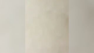 【乱伦】儿子快给妈妈舔舔逼 把逼掰开给儿子看