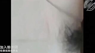 （见血乱伦〗牛逼儿子下药迷操妈妈，中途醒来