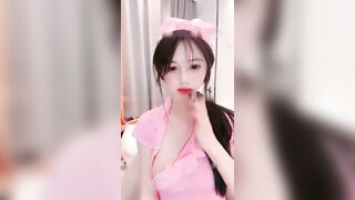 爆乳肥穴网红女神学生护士情趣装