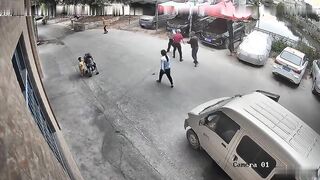 监控真实强奸翻车精选两位小姐姐教科书式自救