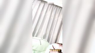 极品尤物颜值女神衬衣短裙很燥热收费房道具自慰手指扣入到底假屌骑乘位大白美臀套弄