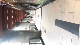 厕拍精选真想上去舔几口尝尝味道极品美女怼B拍摄